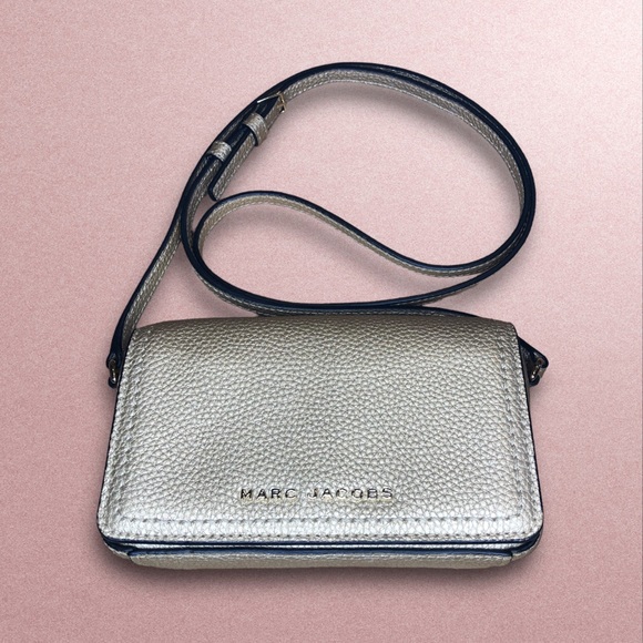 Like New Marc Jacobs Groove Gold Metallic Leather Mini Crossbody Bag - Picture 2 of 6